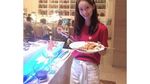 10 Momen Kulineran Si Cantik Yoona Saat Liburan di Bali