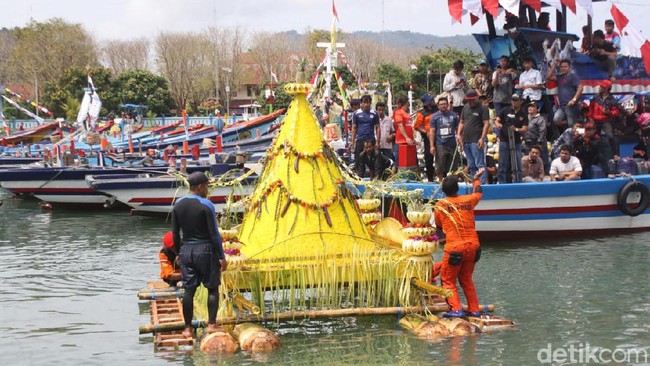 7 Upacara Adat di Jawa Timur