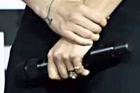 Scarlett Johansson Pamer Cincin Tunangan, Harganya Ditaksir Rp 5,6 Miliar