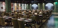 Bawa Masuk Perawat ke Resto, Wanita Lumpuh Ini Wajib Bayar Ekstra