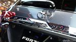 Tampang Fortuner Terbaru, Bagasi Bisa Dibuka Pakai Kaki
