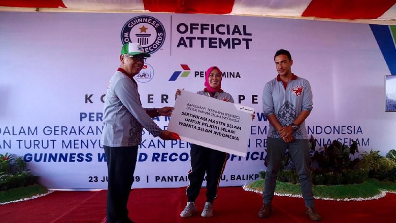 Pertamina Dukung Wanita Selam Indonesia Pecahkan Rekor Dunia Selam Pertamina Dukung Wanita Selam Indonesia Pecahkan Rekor Dunia Selam
