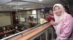 Senyum Bahagia Baiq Nuril Saat Amnestinya Disetujui Komisi III DPR