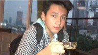 Ternyata sejak dulu, Jefri Nichol sudah doyan ngopi. Hal tersebut terlihat dari postingan Jefri di Instagram pribadinya dengan membawa sgeelas kopi hitam. Foto: Instagram @Jefrinichol
