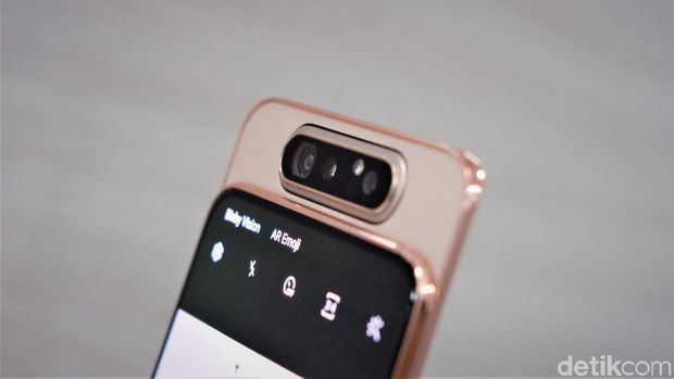 Galaxy A80, Unik dengan Kamera Pop-up Bolak-balik