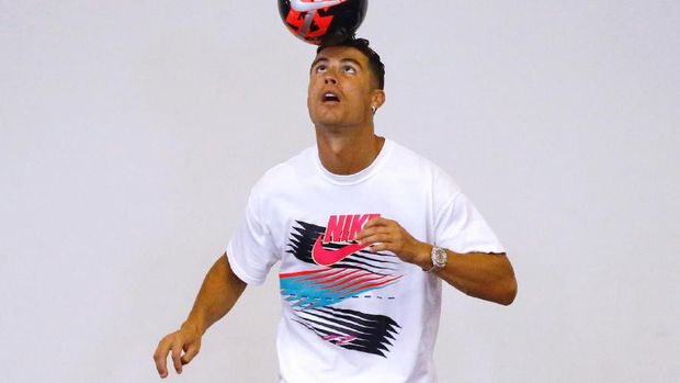 Ronaldo membuat para fan sepak bola Korsel patah hati. (