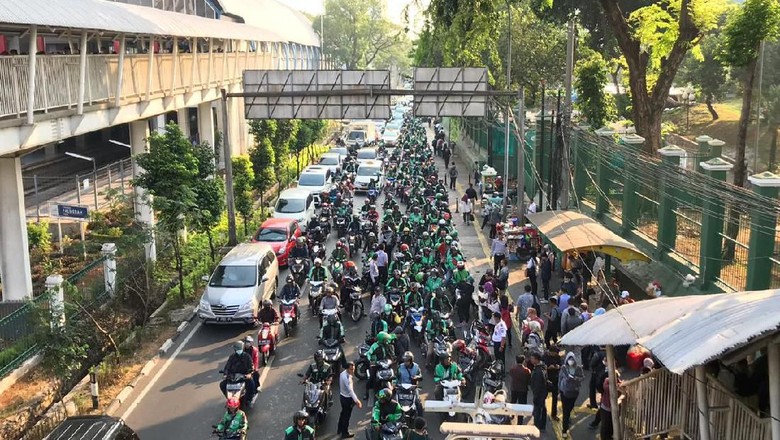 Operasi Lingkar Badai Digelar, Ojol Mangkal Bikin Macet Bakal Ditindak Operasi Lingkar Badai Digelar, Ojol Mangkal Bikin Macet Bakal Ditindak