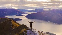 Ini fotonya Roys Peak, pegunungan di Selandia Baru. (plugmeintravel/Instagram)