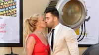 Semoga saja di ulang tahunnya ke-38, Britney dan Sam Asghari semakin langgeng. Matt Winkelmeyer/Getty Images
