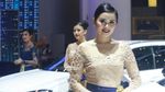 Usher Lexus Cantik Berkebaya