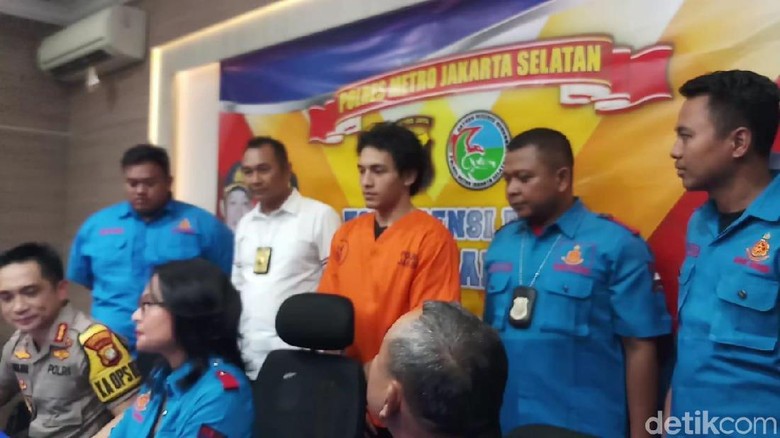 Jefri Nichol Ngaku Pakai Ganja Biar Daya Tahan Tubuh Kuat Jefri Nichol Ngaku Pakai Ganja Biar Daya Tahan Tubuh Kuat