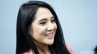 Bella juga tak menampik jika lagu tersebut terinspirasi dari kasus Fairuz dan Galih Ginanjar yang viral. Pool/Palevi S/detikFoto.
