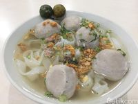 Bakmi Aping: Kenyal Mulur Mie Ayam dengan Swekiau Padat Gurih