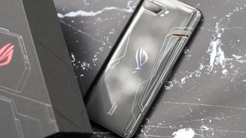 2. Asus ROG Phone 2 dengan skor 469.590. Foto: Sina Mobile