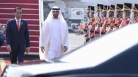 Rabu (24/07) Putra Mahkota Abdu Dhabi melakukan kunjungan resminya ke Indonesia. Presiden Joko Widodo menjemput langsung Putra Mahkota Abu Dhabi/Wakil Panglima Tertinggi Angkatan Bersenjata Persatuan Emirat Arab, His Royal Highness Sheikh Mohamed Bin Zayed Al Nahyan di Bandara Soekarno Hatta, Tangerang.  BPMI Setpres/Kris