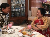 Senyum Megawati Tanggapi Rencana Pertemuan dengan Prabowo