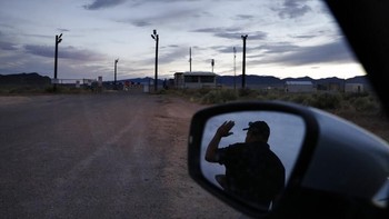 Event Facebook bernama Storm Area 51 mengajak orang-orang untuk bersama-sama datang ke sini dan mencari alien. Awalnya cuma candaan, kini ditakutkan ada yang benar-benar datang. Foto: Associated Press