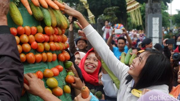 Pesta Rakyat Wonosobo, Makan Bersama di Kenduri 1.000 Tenong