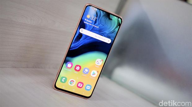 Galaxy A80, Unik dengan Kamera Pop-up Bolak-balik