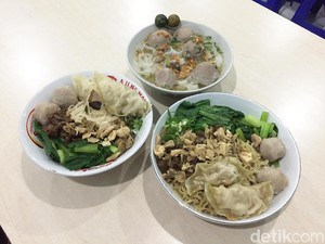Bakmi Aping: Kenyal Mulur Mie Ayam dengan Swekiau Padat Gurih