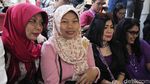 Senyum Bahagia Baiq Nuril Saat Amnestinya Disetujui Komisi III DPR