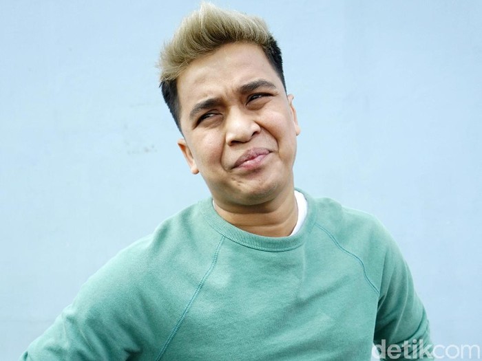 Billy Syahputra Billy Syahputra saat ditemui di studio Trans TV.
