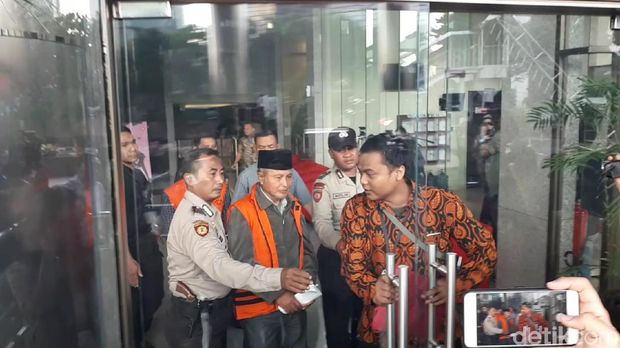 KPK Tahan 2 Anggota DPRD Tersangka Suap Pengesahan APBD