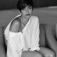 Setelah melahirkan, Mandira Bedi ingat dengan nasihat sesama aktris. Dia mengingatkanku untuk menurunkan berat badan yang aku dapat selama hamil dalam waktu 7-8 bulan setelah melahirkan. Semakin cepat aku menurunkan berat badan, semakin mudah prosesnya. Jika tidak, tubuh akan terbiasa dengan berat berlebih itu dan sulit untuk turun, katanya. Foto: Instagram @mandirabedi