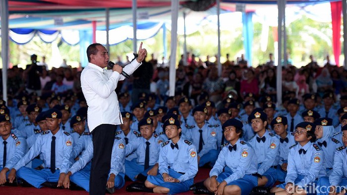 Motivasi Siswa Baru, Gubernur Edy Cerita Sebagai Anak Penjual Kue