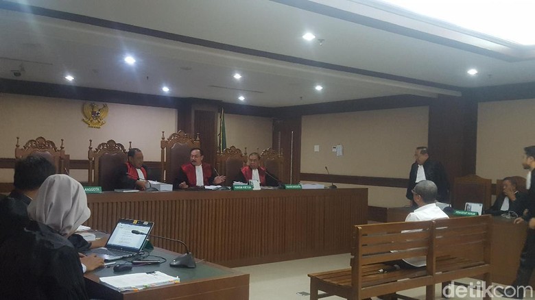 Eks Manajer Pemasaran PT HK Dituntut 7 Tahun Penjara Kasus Korupsi IPDN Eks Manajer Pemasaran PT HK Dituntut 7 Tahun Penjara Kasus Korupsi IPDN