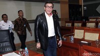Selanjutnya, persetujuan amnesti itu akan disahkan lewat rapar paripurna DPR yang akan digelar pada Kamis (25/7) besok. Malam ini, keputusan Komisi III DPR akan dibawa ke rapat badan musyawarah (Bamus).