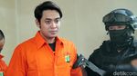 Penampakan Kriss Hatta Berbaju Tahanan (Lagi)