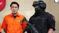 Kriss terkena kasus penganiayaan yang dilaporkan oleh Anthony pada April lalu. Lamhot Aritonang/detikFoto