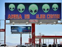 Suasana Area 51, Persembunyian Alien yang Mau Diserbu