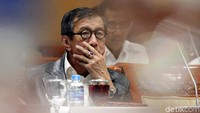 Dalam sidang tersebut, Komisi III DPR menyetujui surat pertimbangan amnesti dari Presiden Joko Widodo (Jokowi) untuk Baiq Nuril. Persetujuan itu disepakati secara aklamasi dalam rapat pleno sore ini oleh seluruh fraksi.