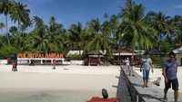 Wisatawan yang liburan ke pulau-pulau ini belum terlalu ramai. Cocok buat kamu yang suka mencari destinasi liburan yang anti mainstream. (Agus Setyadi/detikcom)
