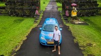 Saat melewati Indonesia, dia singgah ke Bali. (plugmeintravel/Instagram)