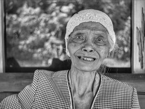 Senyum Kerinduan