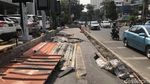 Melihat Proyek Pelebaran Trotoar yang Disebut Perparah Polusi di DKI
