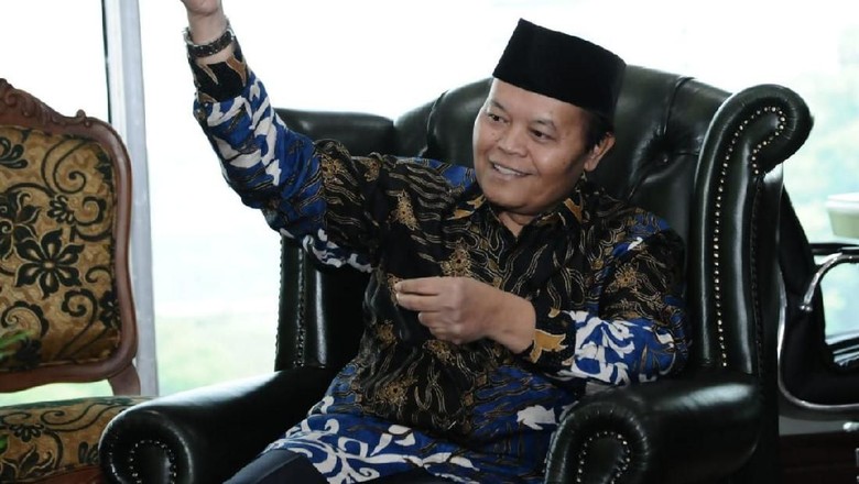 HNW: Kalau Sudah Tak Dianggap Minta Kursi, PKS Siap Bertemu Jokowi HNW: Kalau Sudah Tak Dianggap Minta Kursi, PKS Siap Bertemu Jokowi