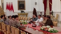 Pertemuan tersebut juga membicarakan masa depan kendaraan listrik. Istimewa/Dok. BPMI Setpres.
