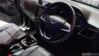 Product Planning Wuling Motors Indonesia, Danang Wiratmoko menjelaskan pembaharuan ini terjadi pada interior dan sistem keamanan Confero S untuk tipe C dan L.