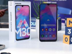 Unboxing Samsung Galaxy M30, Ponsel Baterai Jumbo Rp 3 Jutaan