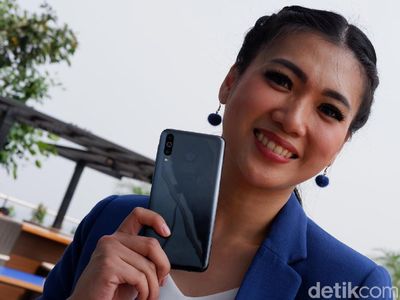 Unboxing Samsung Galaxy M30, Ponsel Baterai Jumbo Rp 3 Jutaan