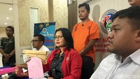 Polisi pun menemukan barang bukti ganja seberat 15 gram saat penangkapan.