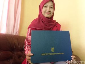 Anak Pengayuh Becak Asal Cilegon Lulus S2 Cum Laude di ITB