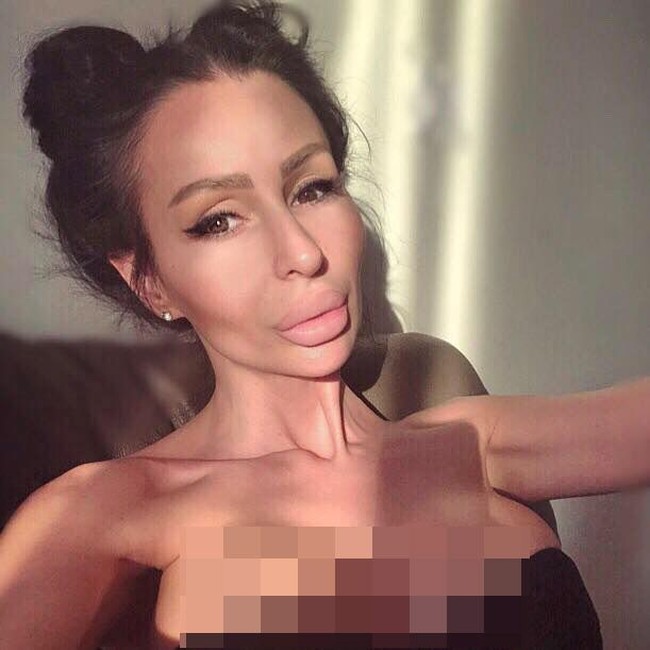 Banyak mendapatkan kritik, model asal Bulgaria ini pun mengungkapkan bahwa ia merasa lebih bahagia dengan penampilannya yang sekarang. Foto: Facebook