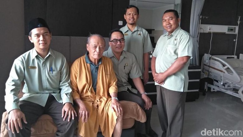 Buya Syafii Jalani 3.596 Penembakan Batu Ginjal dengan Lancar Semalam Buya Syafii Jalani 3.596 Penembakan Batu Ginjal dengan Lancar Semalam