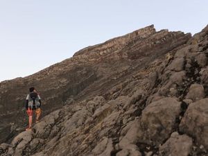7 Mitos dan Pantangan Seputar Gunung Agung Bali, Pendaki Wajib Tahu!