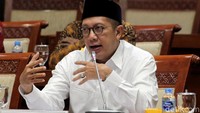 Menteri Agama Lukman Hakim Saifuddin memaparkan pandangannya dalam rapat kerja bersama Komisi VIII DPR.